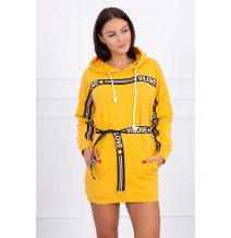 Öltözött ruha MI0140 okkerrel díszítve