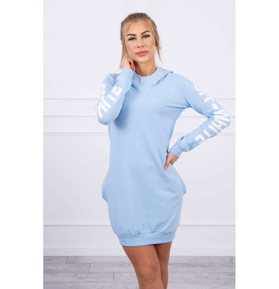 Öltöztesd fel a fehér MI62072 égszínkék