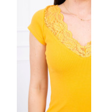 Női póló csipke nyakkivágással MI8987 okker