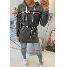 Az MI0140 grafit övvel díszített ruha