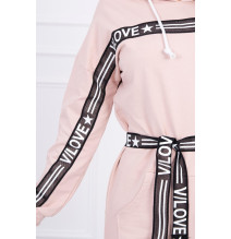 Az MI0140 övvel díszített ruha rózsaszínű