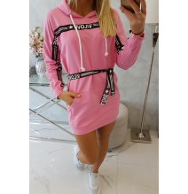 Az MI0140 övvel díszített ruha világos rózsaszín