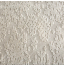 Bájos hópelyhekkel díszített karácsonyi takaró