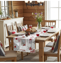 Futófelület az asztalon piros szívek