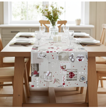 Futófelület az asztalon piros szívek