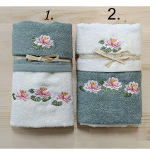 Ajándék törülközőkészlet zöld-krém színű tündérrózsa 40x60 cm + 50x100 cm