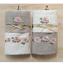 Ajándék törülközőkészlet szürkésbarna-krémszínű tündérrózsa 40x60 cm + 50x100 cm másolata