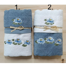 Ajándék törülközőkészlet kék-krém színű tündérrózsa 40x60 cm + 50x100 cm másolata