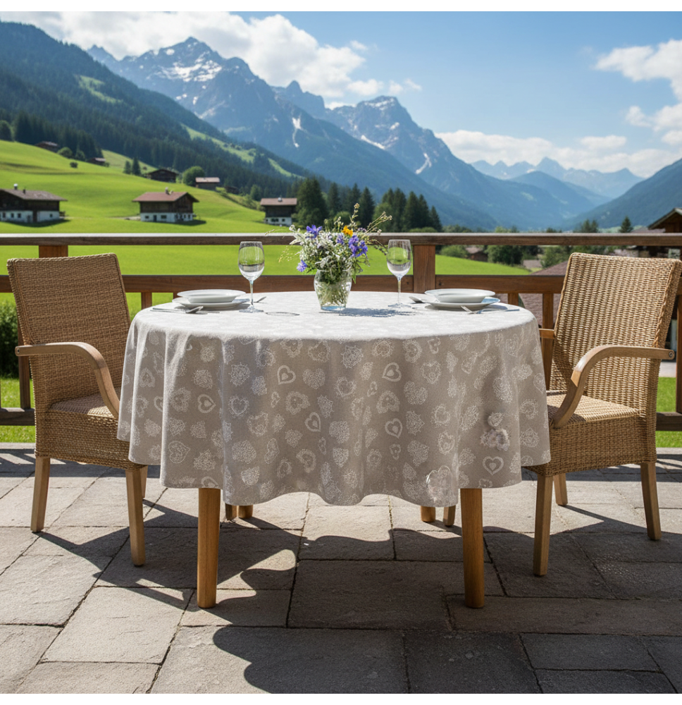 Kerek terítő fehér szívek