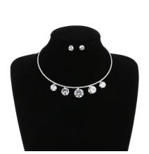 Állítsa be a nyakláncot és fülbevalót 78