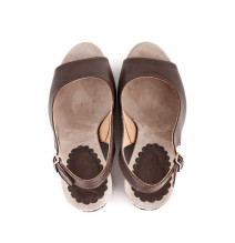 Női szandál a 894 ölén barna Freemood